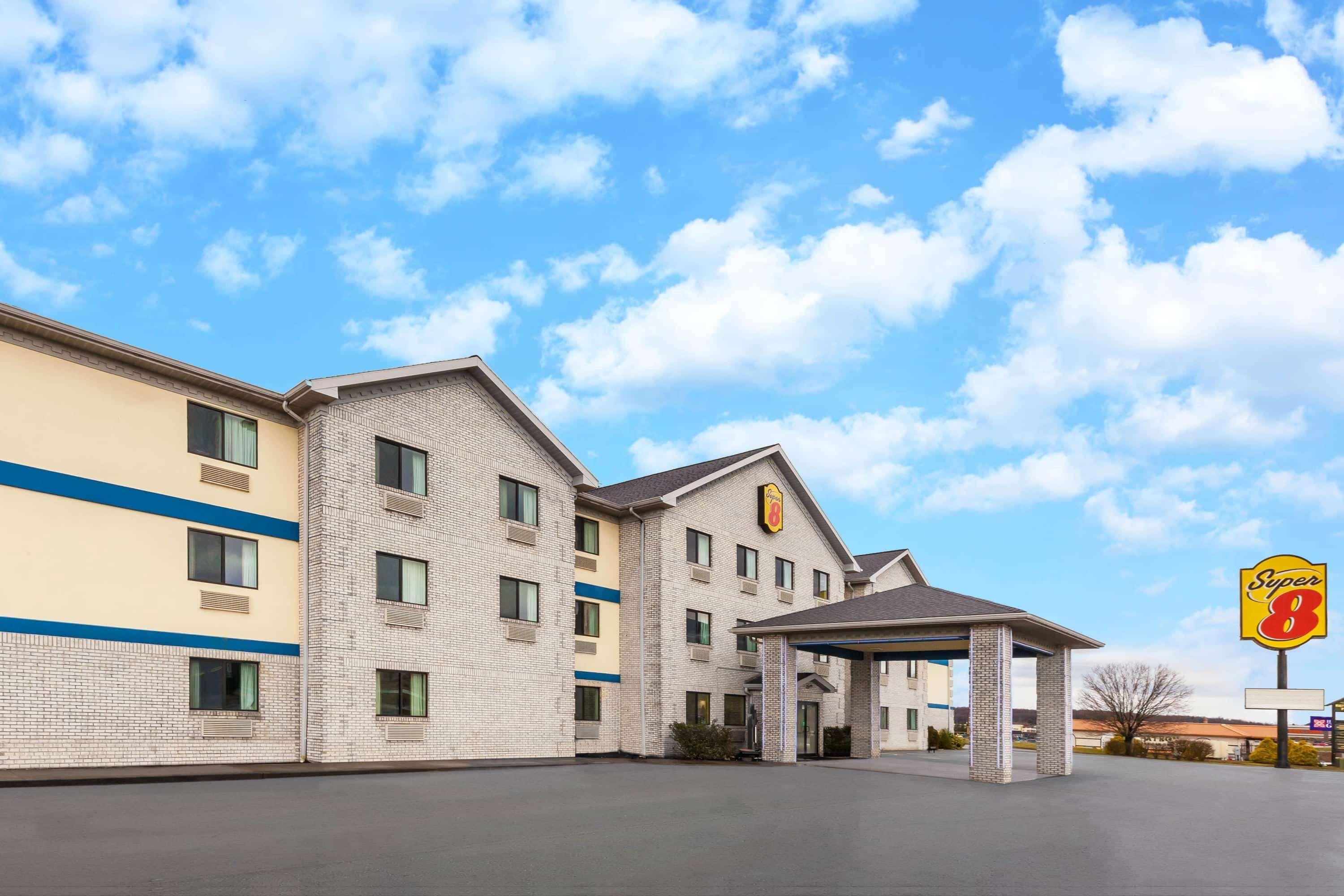 Super 8 By Wyndham Uniontown Pa Hotell Eksteriør bilde