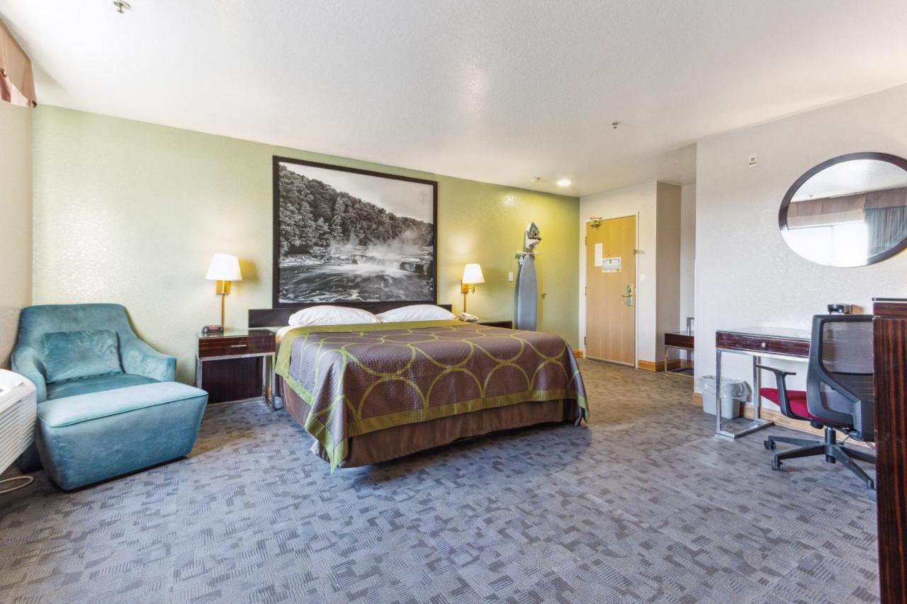 Super 8 By Wyndham Uniontown Pa Hotell Eksteriør bilde