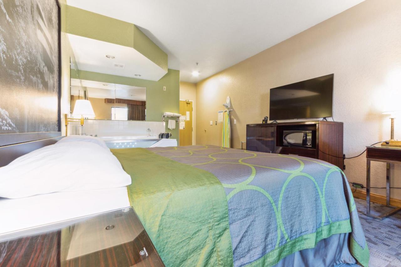 Super 8 By Wyndham Uniontown Pa Hotell Eksteriør bilde