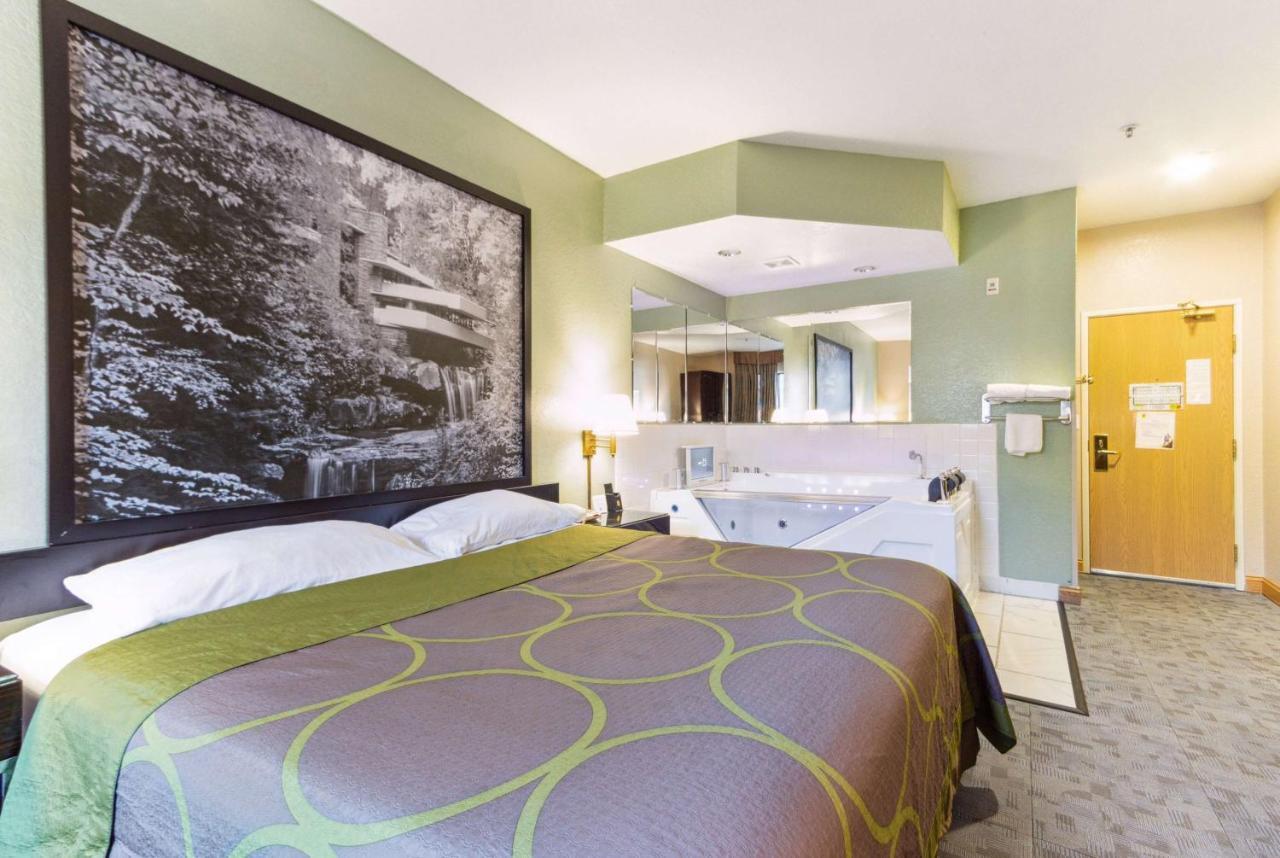 Super 8 By Wyndham Uniontown Pa Hotell Eksteriør bilde