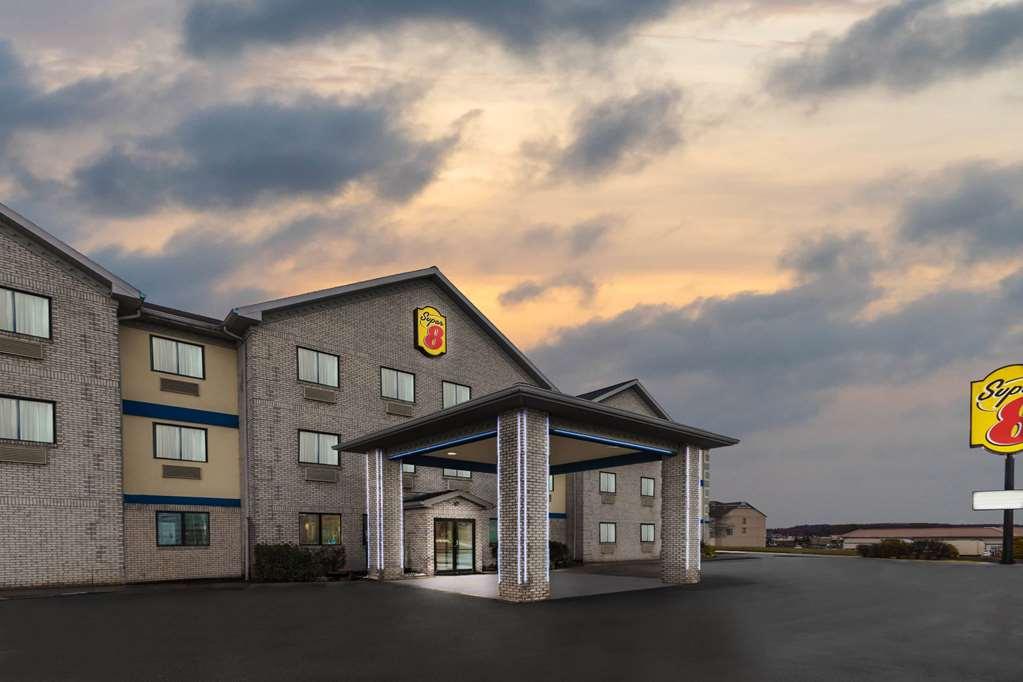 Super 8 By Wyndham Uniontown Pa Hotell Eksteriør bilde